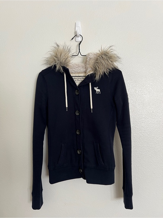 Abercrombie & Fitch Tops - Abercrombie & Fitch Navy Faux-Fur Trim Hoodie